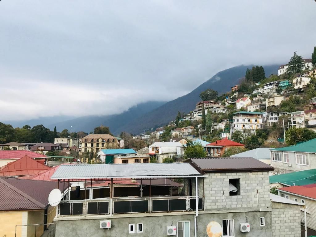 Гостевой дом Guest house on Prospect Vladislava Ardzinba Гагра