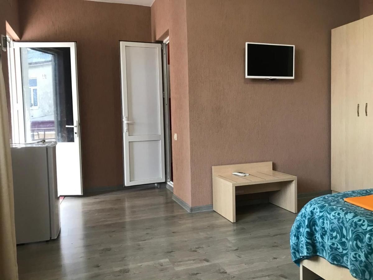 Гостевой дом Guest house on Prospect Vladislava Ardzinba Гагра-11