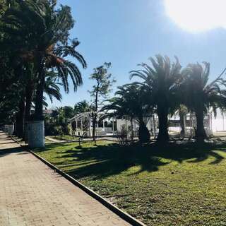 Гостевой дом Guest house on Prospect Vladislava Ardzinba Гагра-1