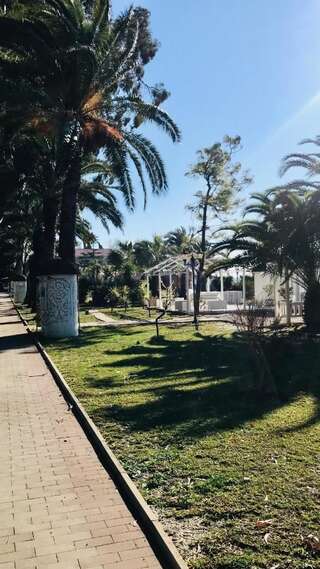 Гостевой дом Guest house on Prospect Vladislava Ardzinba Гагра-2